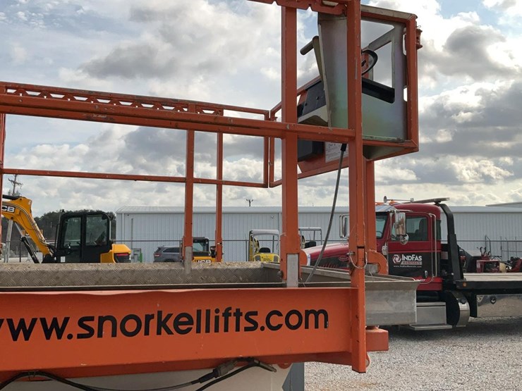 #400-•-2017-snorkel-4wd-rough-terrain-27'-scissor-lift-image-27
