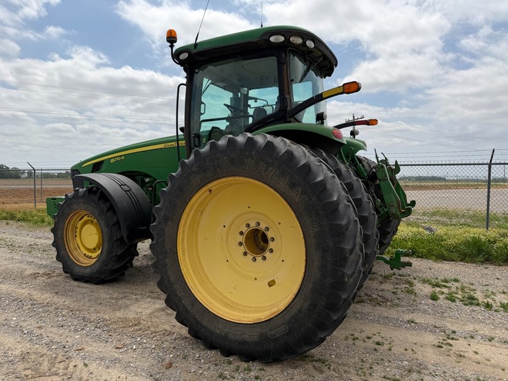 2010-john-deere-8270r-image-4