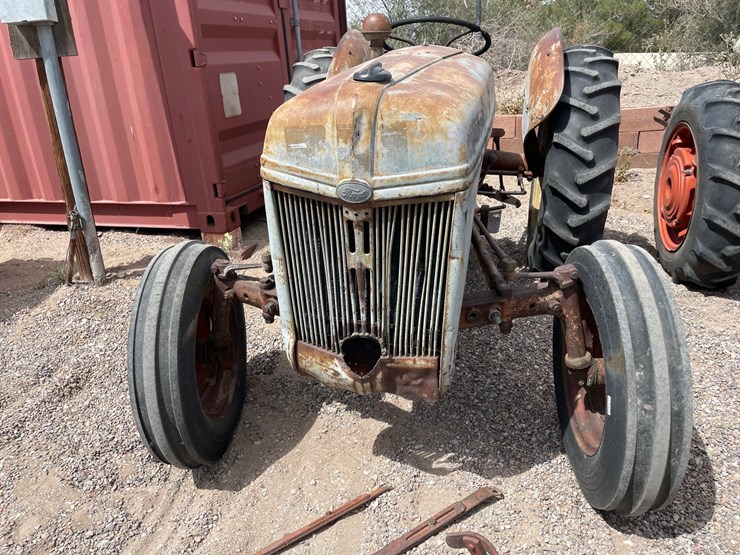ford-tractor-image-3