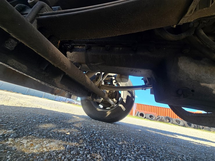 2005-peterbilt-379-image-40