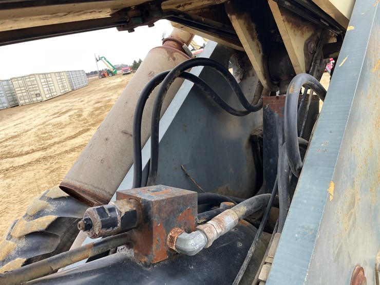 2005-jlg-g9-43a-image-51