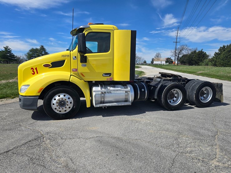 2017-peterbilt-579-image-5