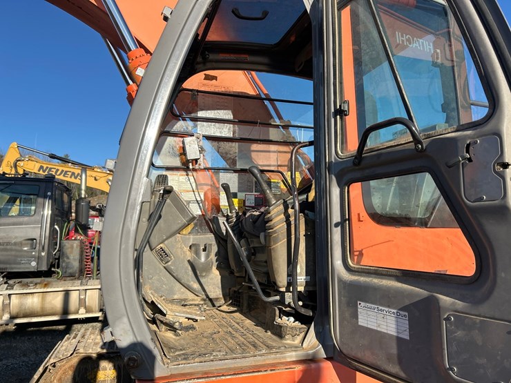 2021-hitachi-zx225-image-59