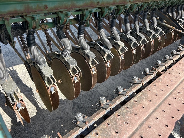 john-deere-8300-image-10