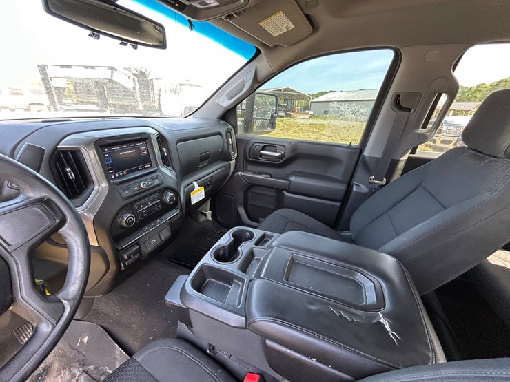 2020-chevrolet-silverado-1500-image-12