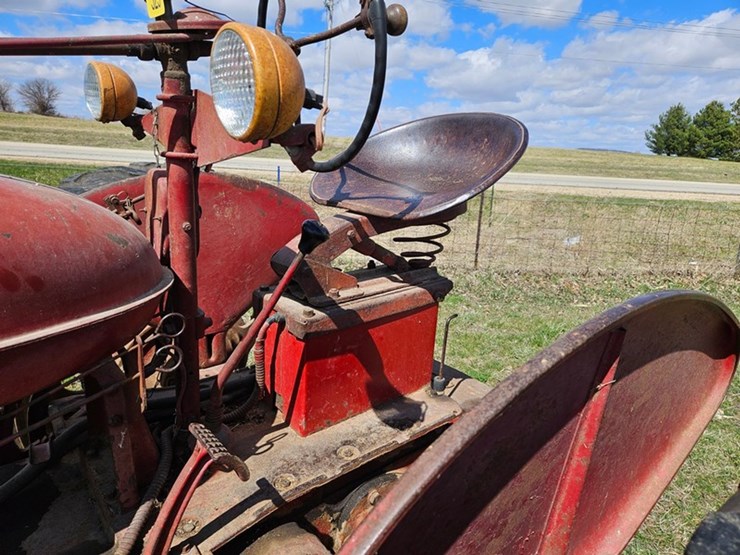 #525-•-farmall-super-m-tractor-image-30