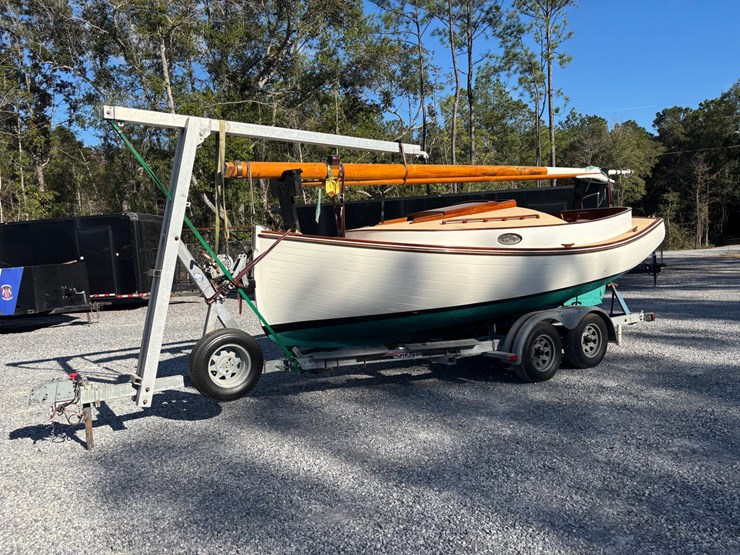 #9545-•-grimmalkin-–-18'-fenwick-williams-classic-wooden-catboat-w/-trailer-image-2