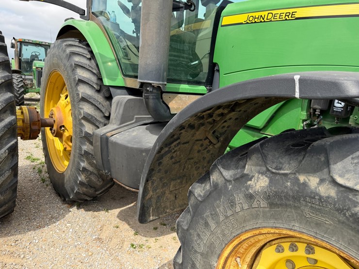 2010-john-deere-8270r-image-41