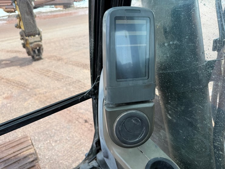 caterpillar-330d-image-107