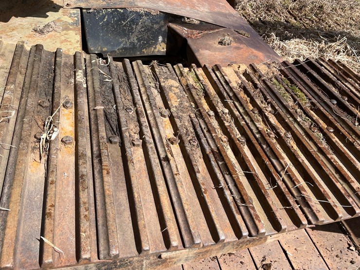 caterpillar-225-image-25