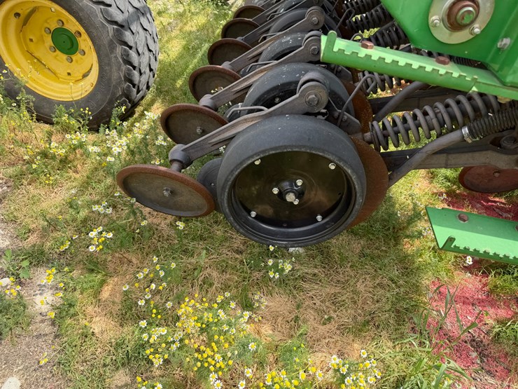 john-deere-1590-image-93