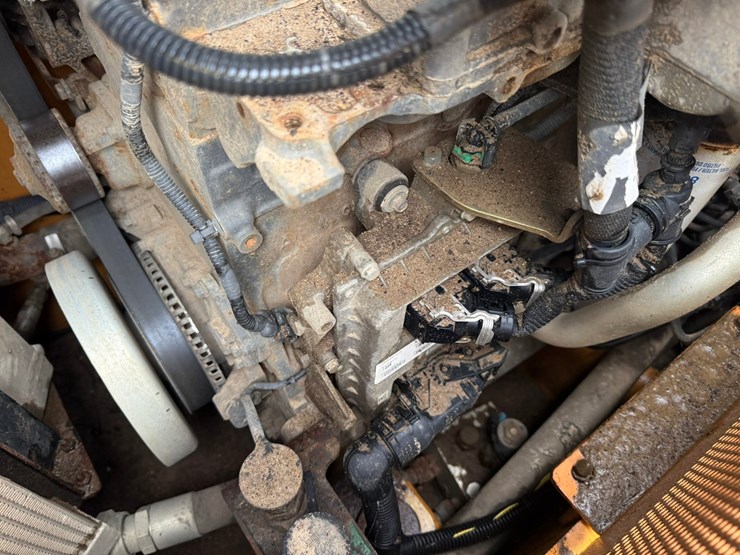 2016-case-1650m-image-31