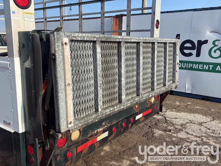 2011-ford-f350-image-17