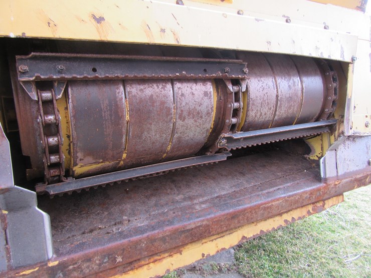 new-holland-tr96-image-38