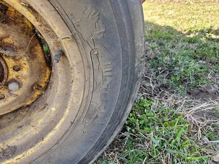 new-holland-315-image-40