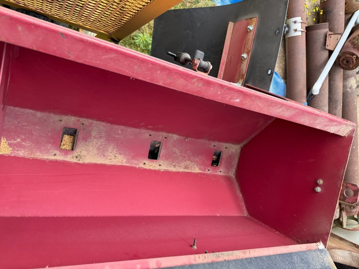 #45251-•-scotts-levee-packer-with-w&a-seeder-image-43