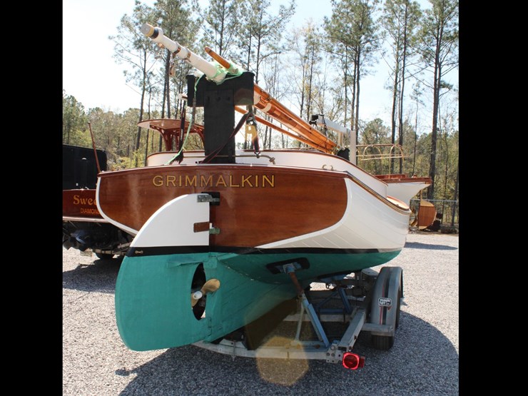 #9545-•-grimmalkin-–-18'-fenwick-williams-classic-wooden-catboat-w/-trailer-image-42