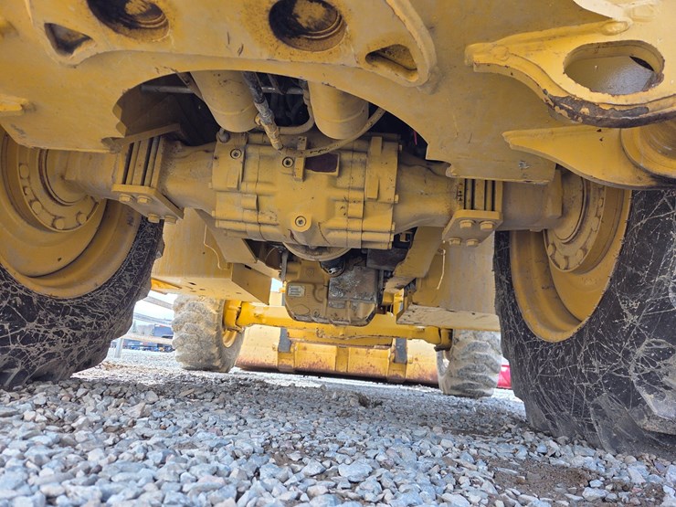 2019-deere-310-image-53