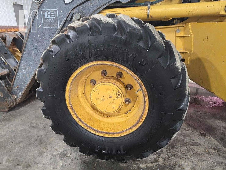 2011-deere-310sj-image-28