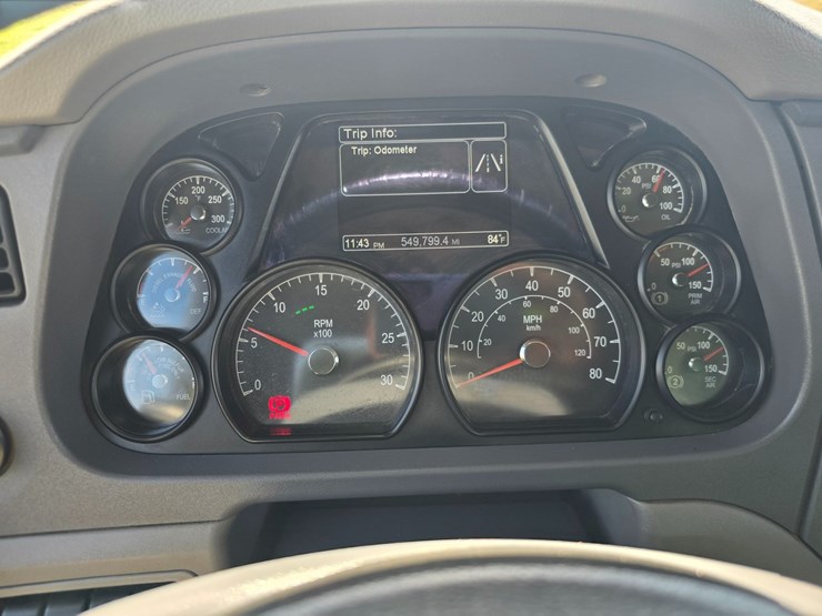 2017-peterbilt-579-image-54