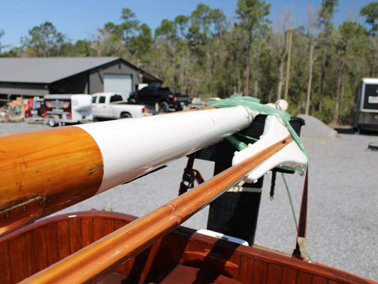 #9545-•-grimmalkin-–-18'-fenwick-williams-classic-wooden-catboat-w/-trailer-image-47