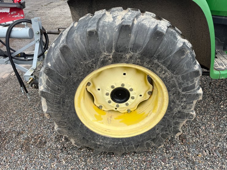 john-deere-4120-image-57