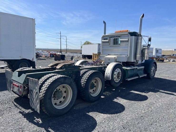 2002-kenworth-w900-image-4