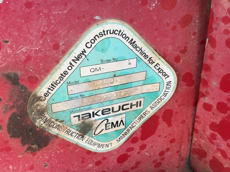 2017-takeuchi-tb240-image-44