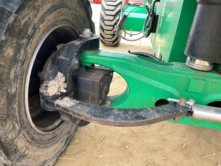 2016-jlg-400s-image-47