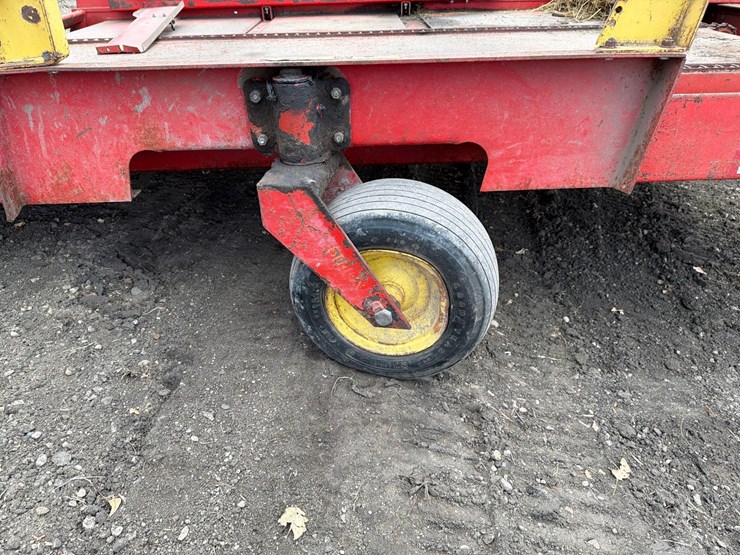 john-deere-24t-image-32