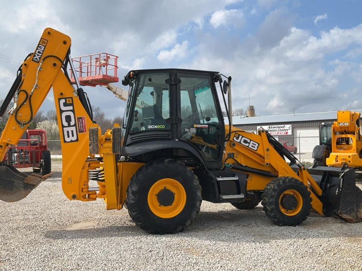2023-jcb-3cx-image-7