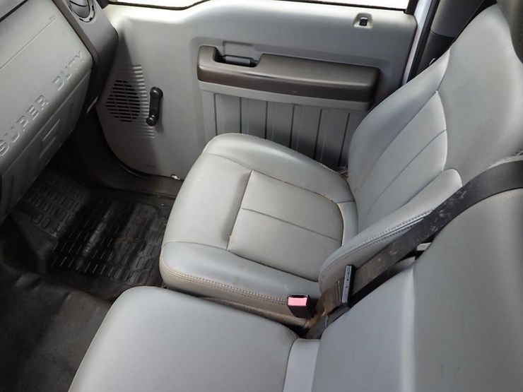 2011-ford-f550-image-33