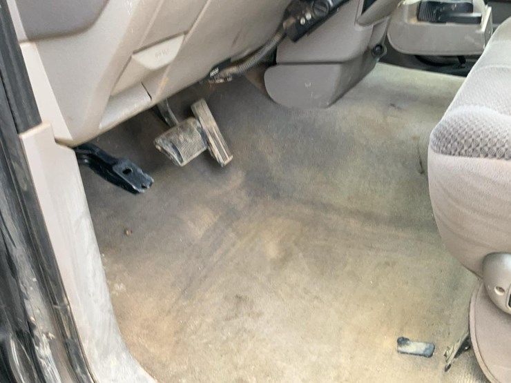 2004-dodge-2500-image-20