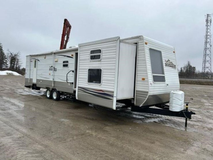 2010-gulf-stream-innsbruck-supreme-lodge-40tbs-t/a-image-2