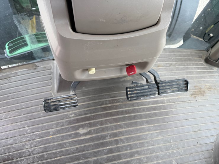 2012-john-deere-8285r-image-59