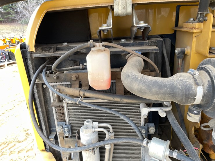 2014-caterpillar-303.5-image-60