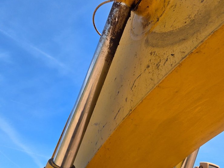 2003-caterpillar-320c-image-90