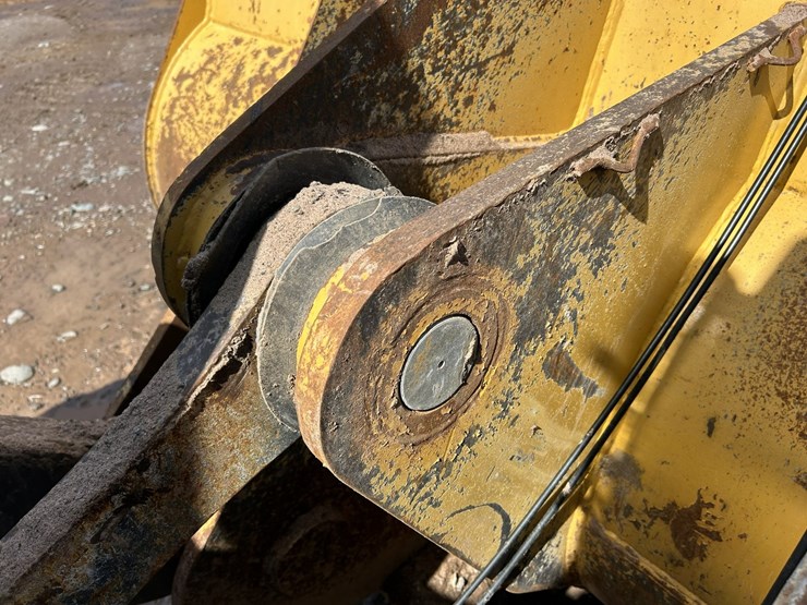 2012-deere-844k-image-15