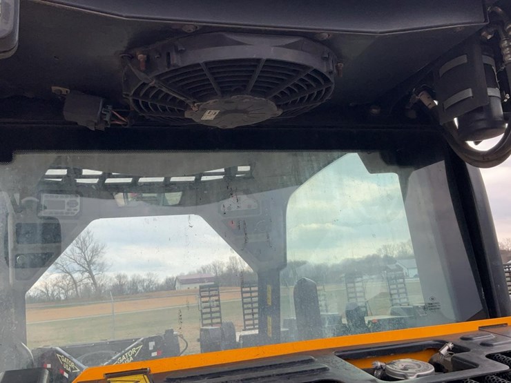 2021-jcb-215-image-28