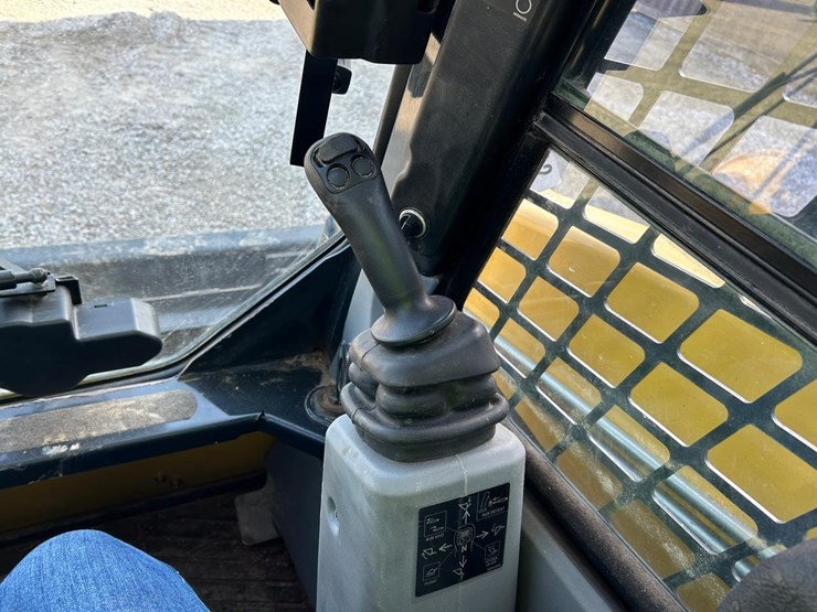 yanmar-s220r-image-18