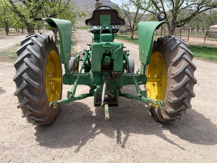 john-deere-3010-image-4