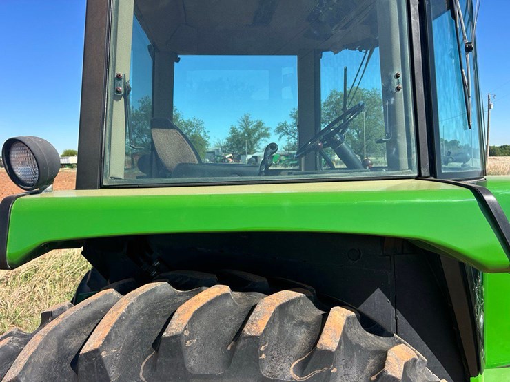 1989-john-deere-4755-image-38