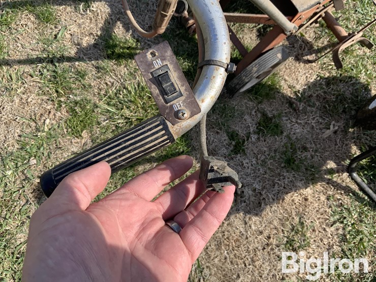 tiller,-broadcast-spreader-image-10