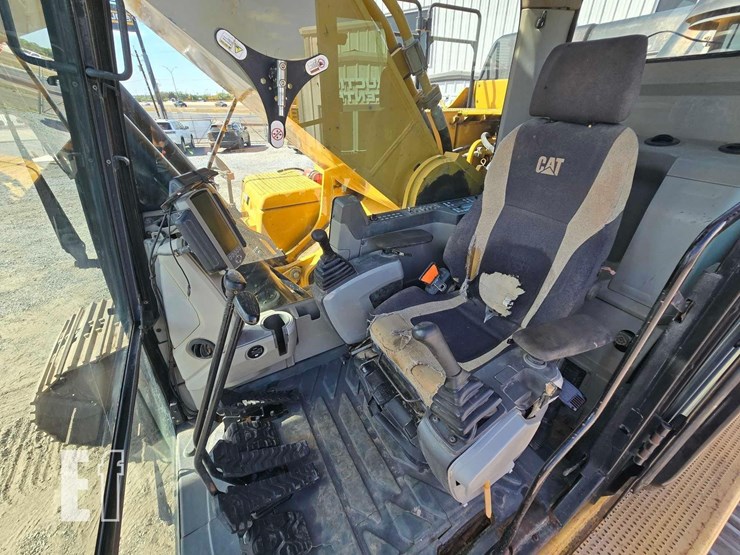 2014-caterpillar-349fl-image-13