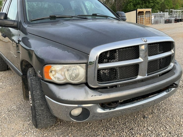 2004-dodge-2500-image-47