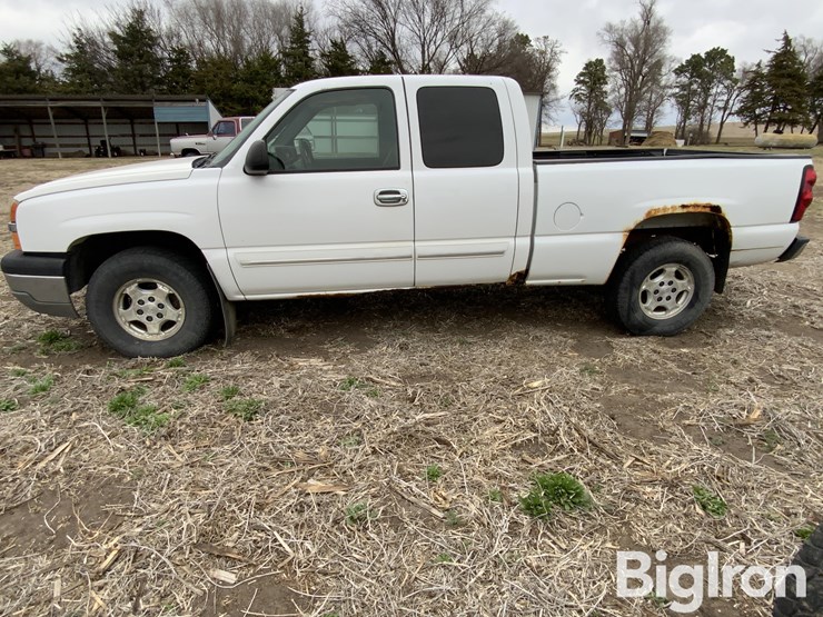 2004-chevrolet-silverado-1500-image-8