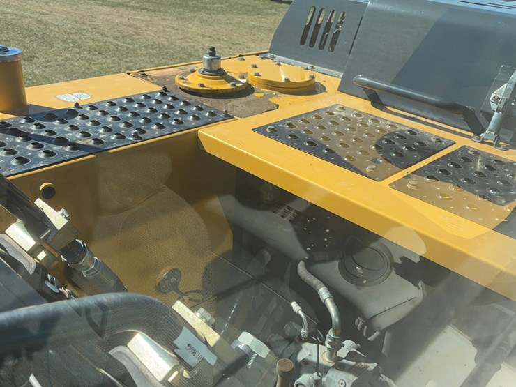 deere-210g-image-15