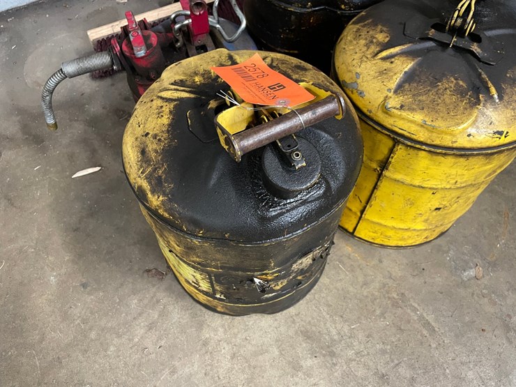 #2578-•-metal-fuel-cans-(columbia-heights,-mn)-image-5