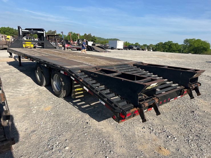 2016-big-tex-25'-gooseneck-image-4