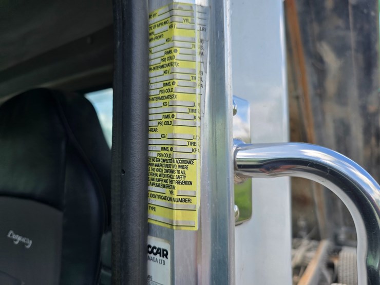 2017-peterbilt-348-image-101